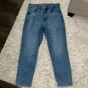 American Eagle jean The mom Jean “short”